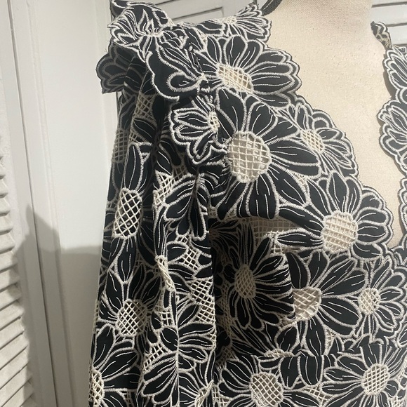 As seen in Succession, Sandro dress 38 - Picture 6 of 12